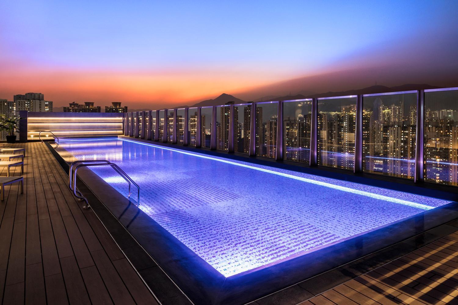 帝逸酒店 香港 外观 照片 Rooftop pool at The Mira Hong Kong